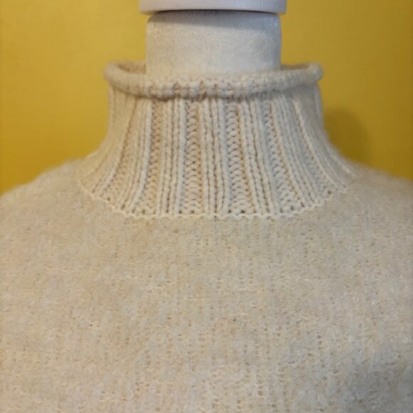 American Eagle Cream Boucle Mock Neck Wool Blend Sweater Size XS - Picture 3 of 8